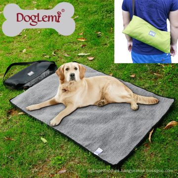 Doglemi Soft Pet Dog Bed Manta portátil al aire libre del recorrido del perro de la manta del perro